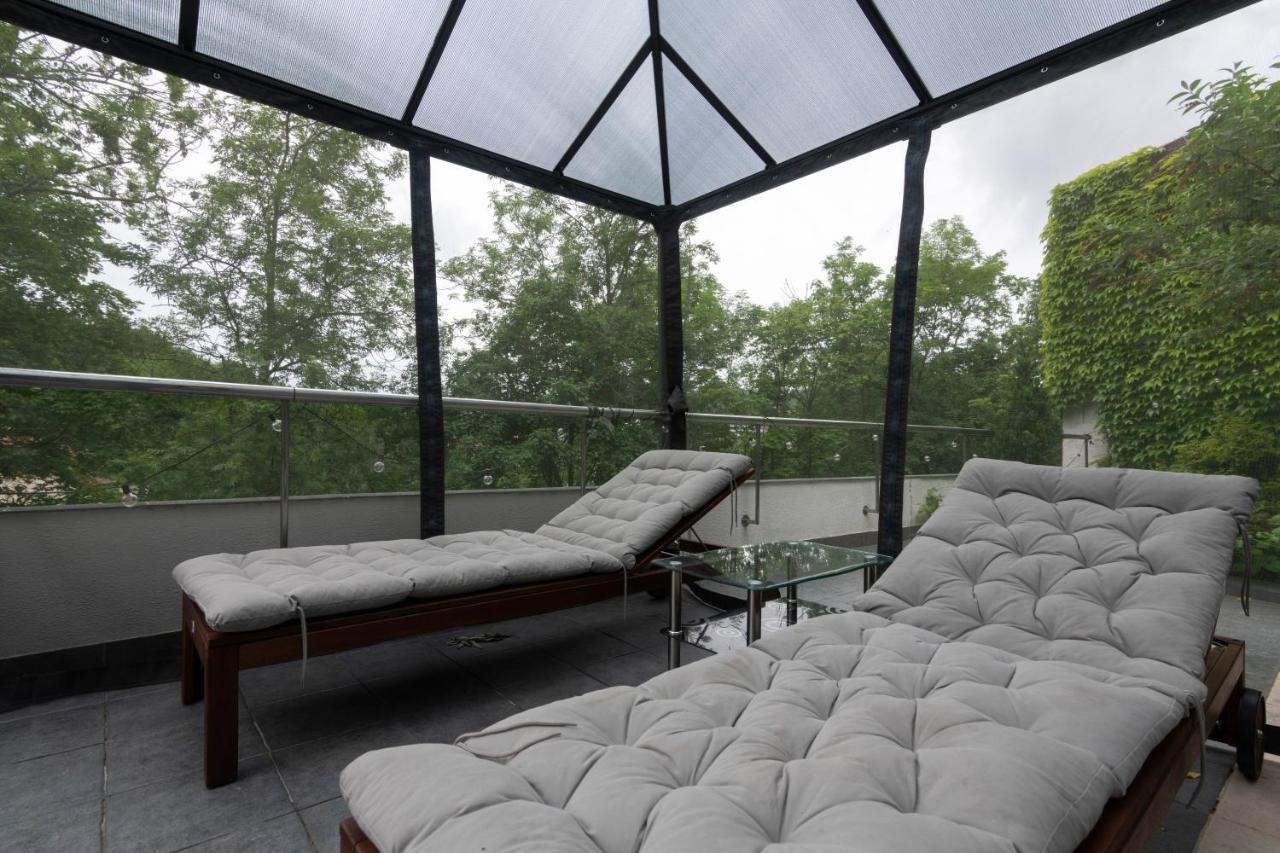 Unique Apartment With Private Pool, Cinema, Spa Prága Kültér fotó
