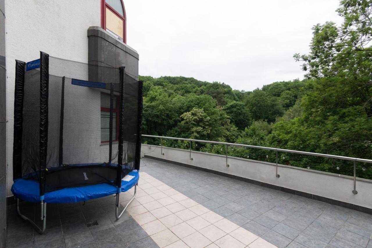 Unique Apartment With Private Pool, Cinema, Spa Prága Kültér fotó