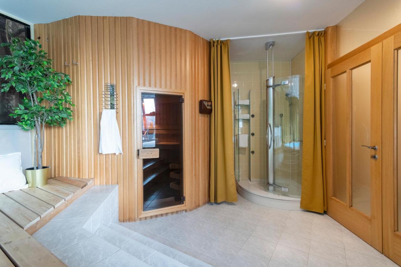 Unique Apartment With Private Pool, Cinema, Spa Prága Kültér fotó