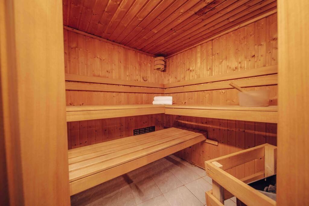 Unique Apartment With Private Pool, Cinema, Spa Prága Kültér fotó