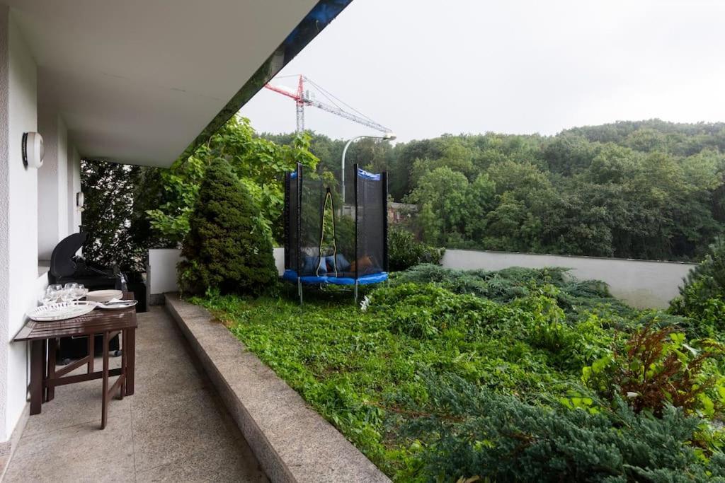Unique Apartment With Private Pool, Cinema, Spa Prága Kültér fotó