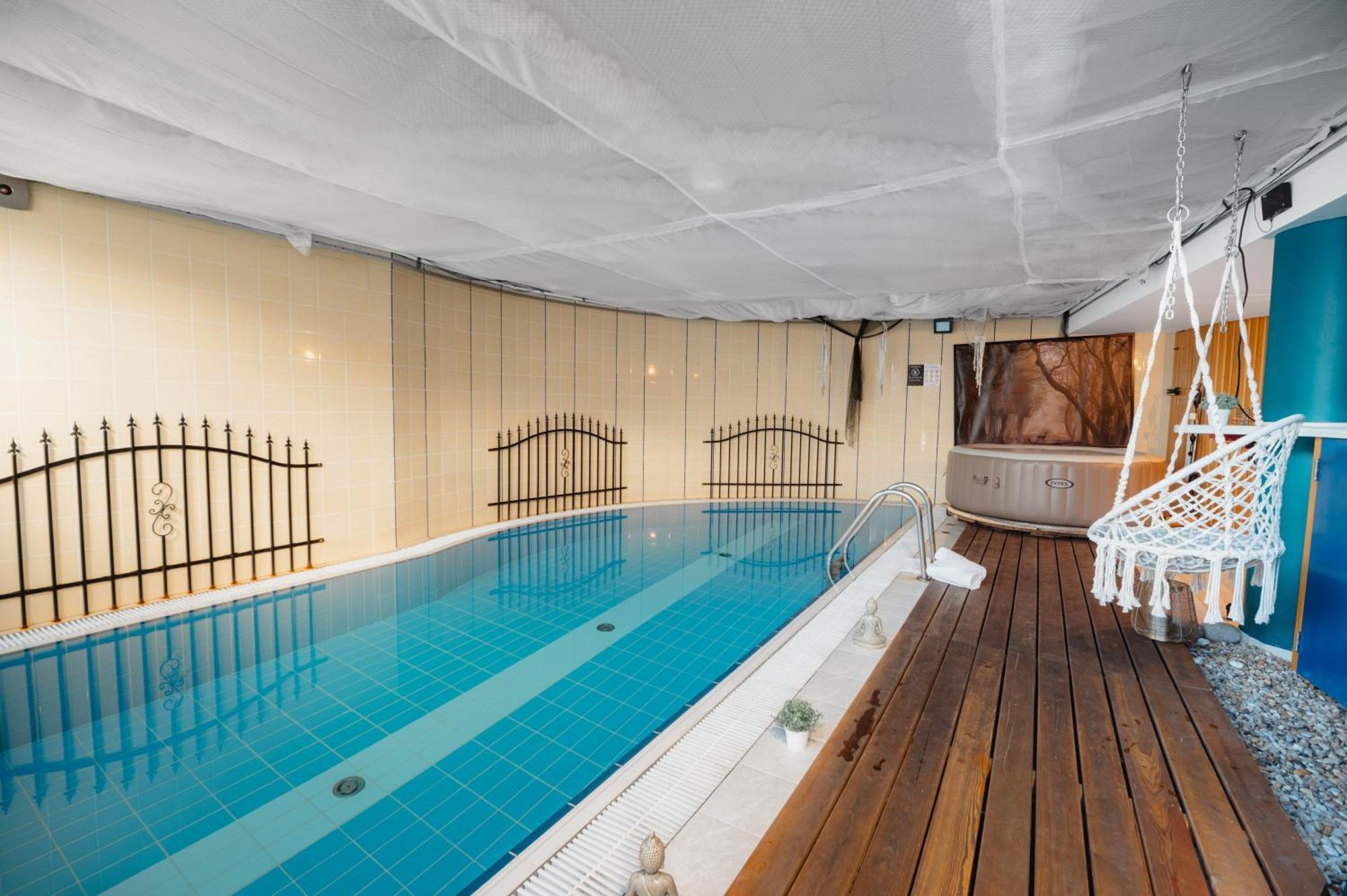 Unique Apartment With Private Pool, Cinema, Spa Prága Kültér fotó