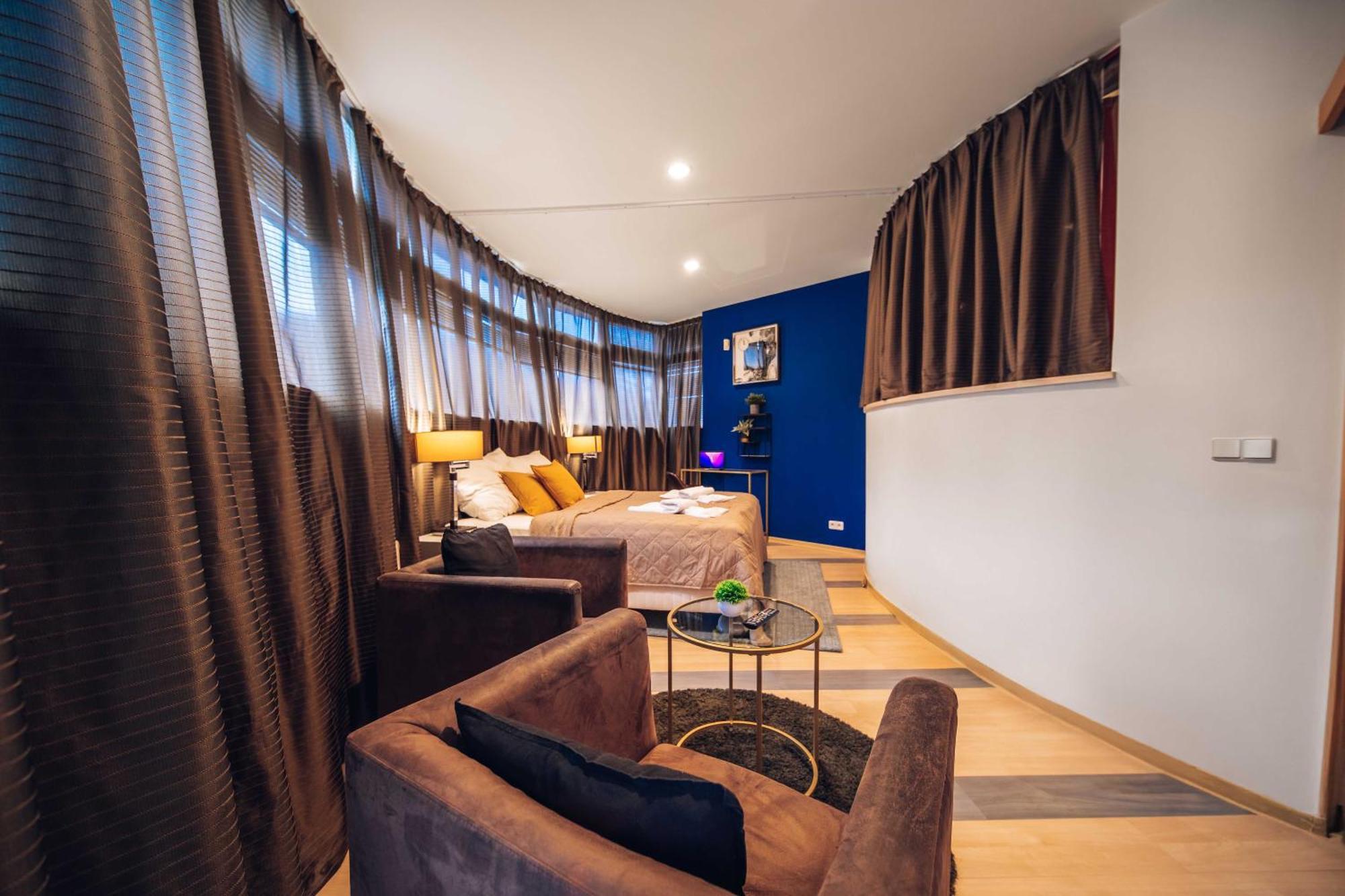 Unique Apartment With Private Pool, Cinema, Spa Prága Kültér fotó